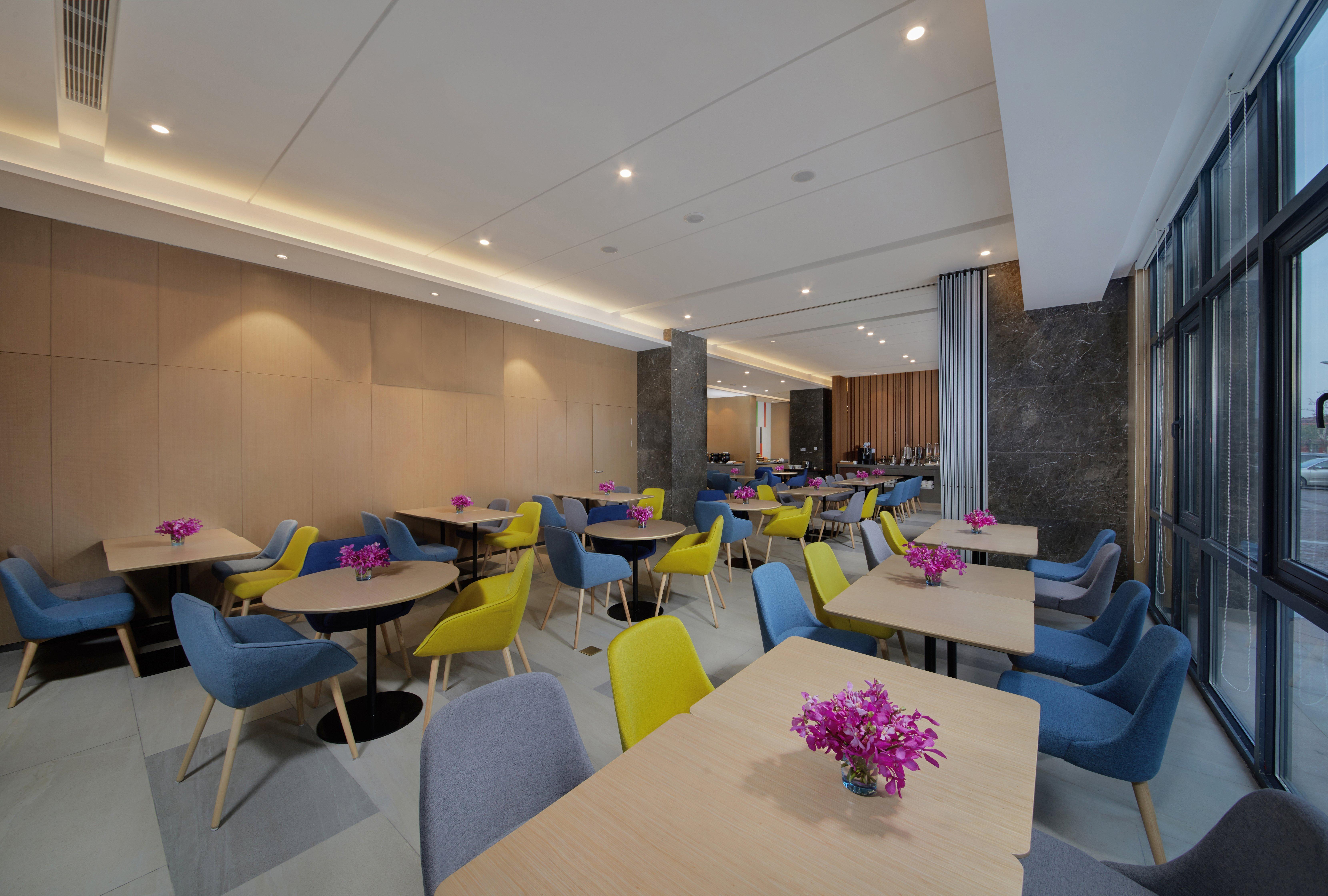 Holiday Inn Express Zhangjiagang East By Ihg Exteriör bild