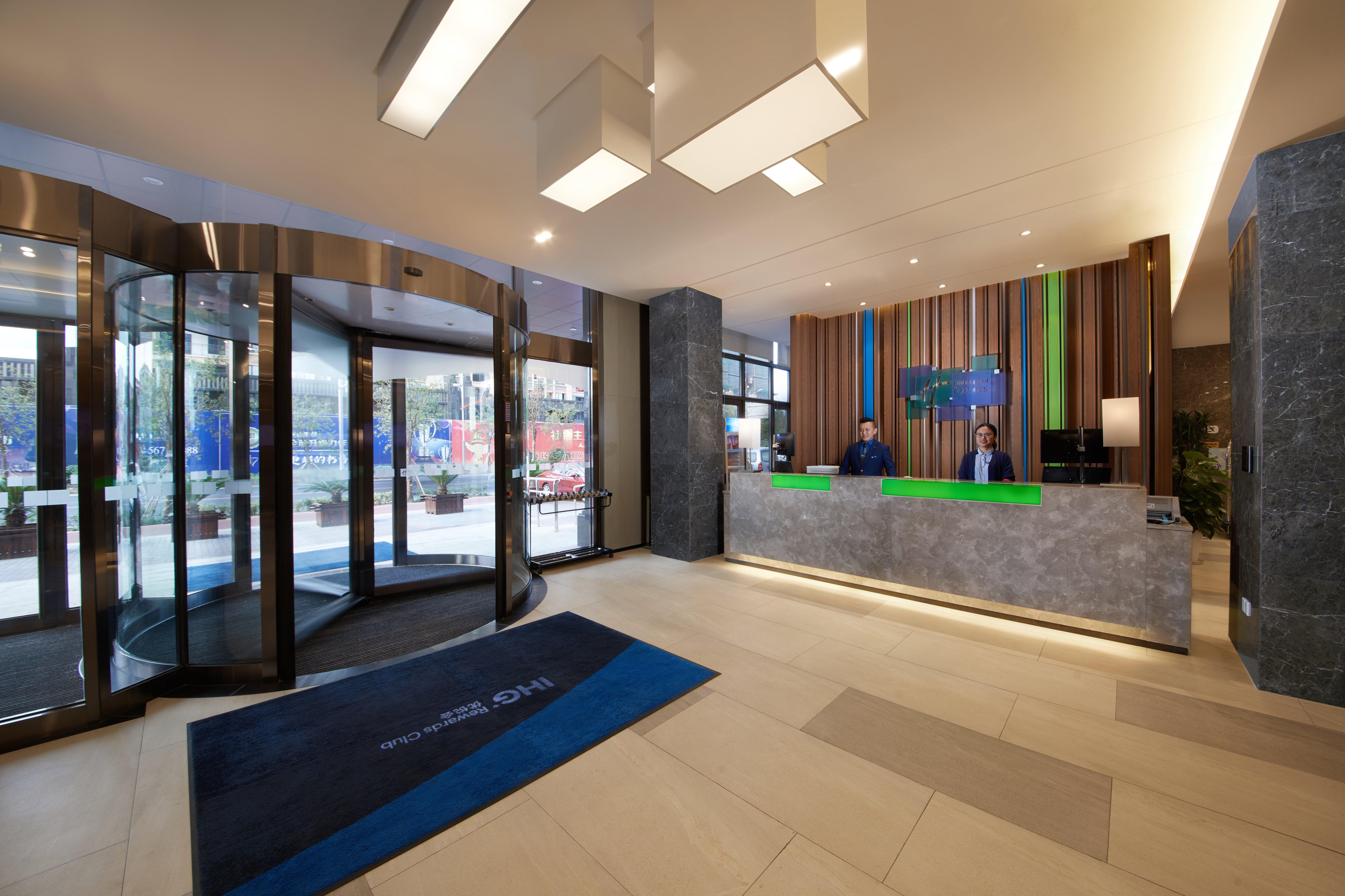 Holiday Inn Express Zhangjiagang East By Ihg Exteriör bild